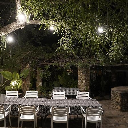 Enchanting Self-Catering Villa With Queen Bed At Bokmakierie Villas Windhoek Exterior photo