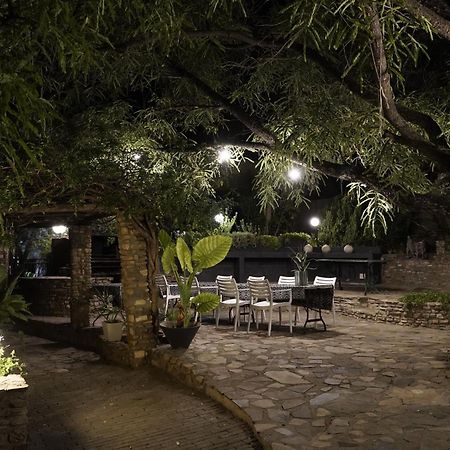 Enchanting Self-Catering Villa With Queen Bed At Bokmakierie Villas Windhoek Exterior photo