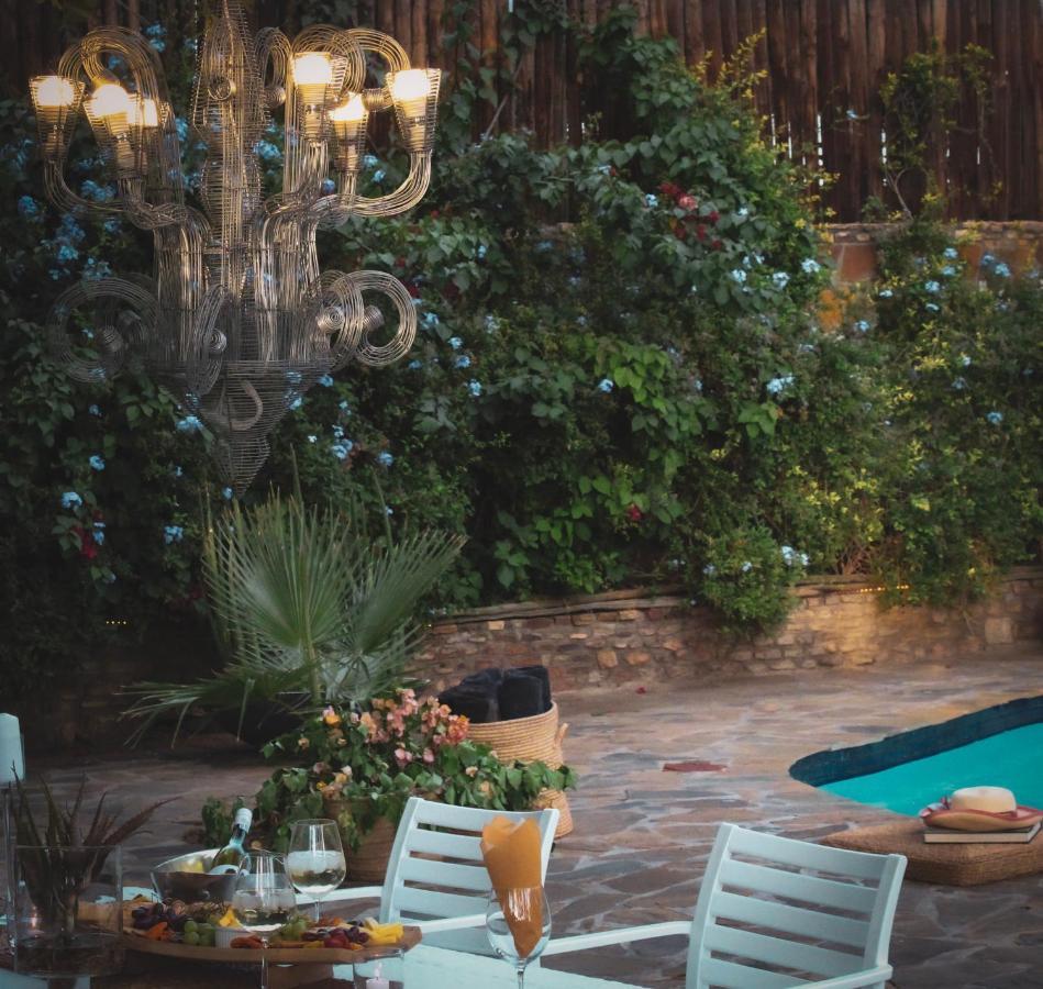 Enchanting Self-Catering Villa With Queen Bed At Bokmakierie Villas Windhoek Exterior photo