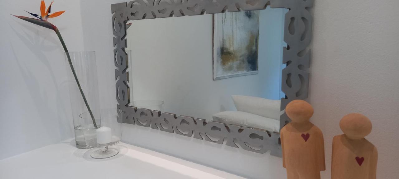 Enchanting Self-Catering Villa With Queen Bed At Bokmakierie Villas Windhoek Exterior photo