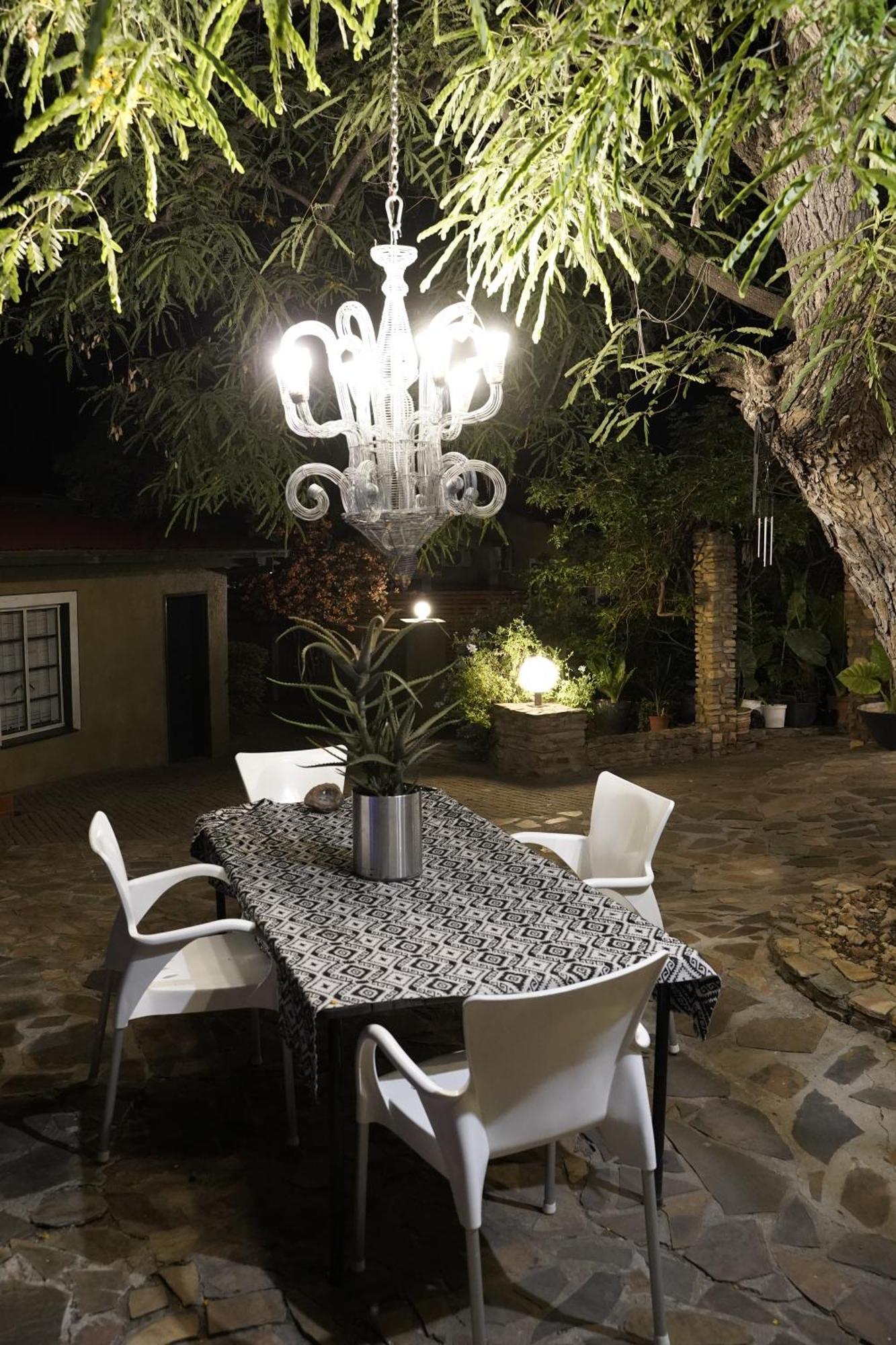 Enchanting Self-Catering Villa With Queen Bed At Bokmakierie Villas Windhoek Exterior photo
